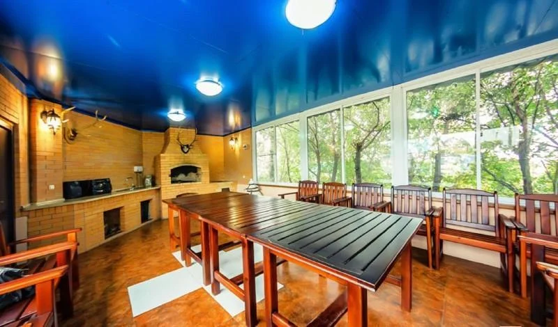 Беседки в аренду на территории гостиницы “Максим”