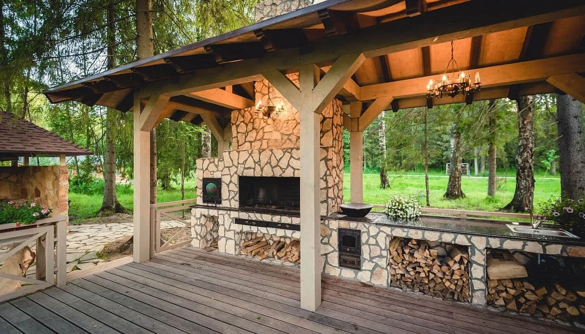 Красивое место для пикника и барбекю вместимостью до 35 человек