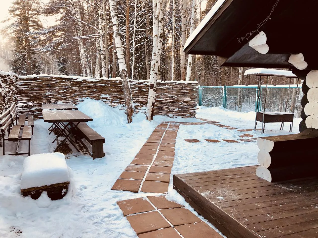 Аренда домика с мангалом на территории спортивно-развлекательном комплексе «Австерия»