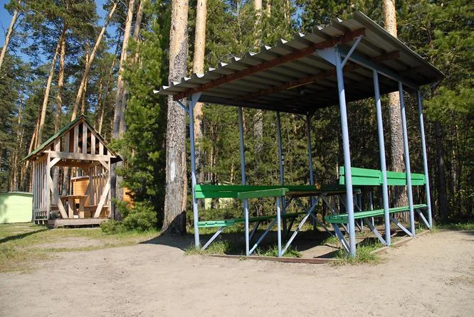 Беседка на 12 человек с мангалом в парке отдыха «Звезда»