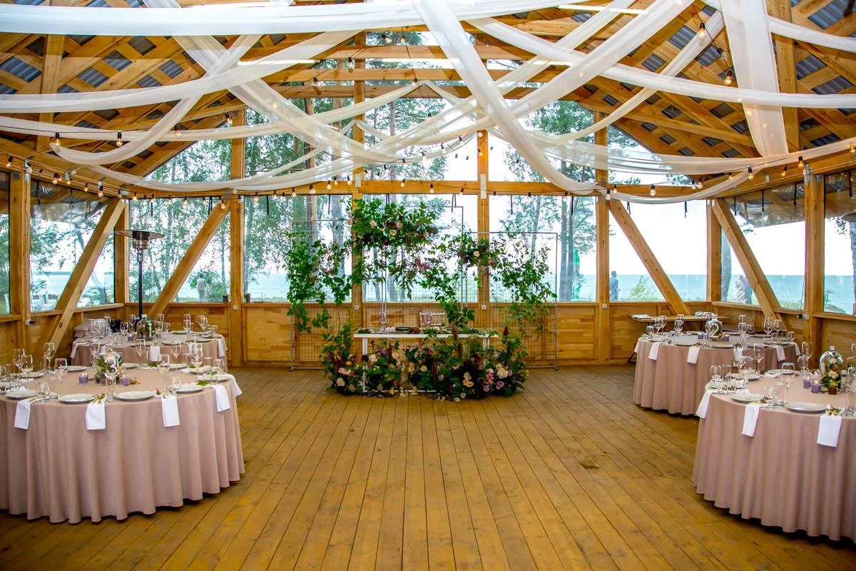 Веранда для Свадьбы в Бердске — Парк отдыха «На Камнях»