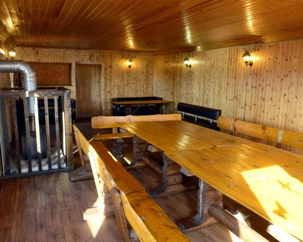 Теплый домик с мангальной зоной и верандой на Химмаше в Екатеринбурге