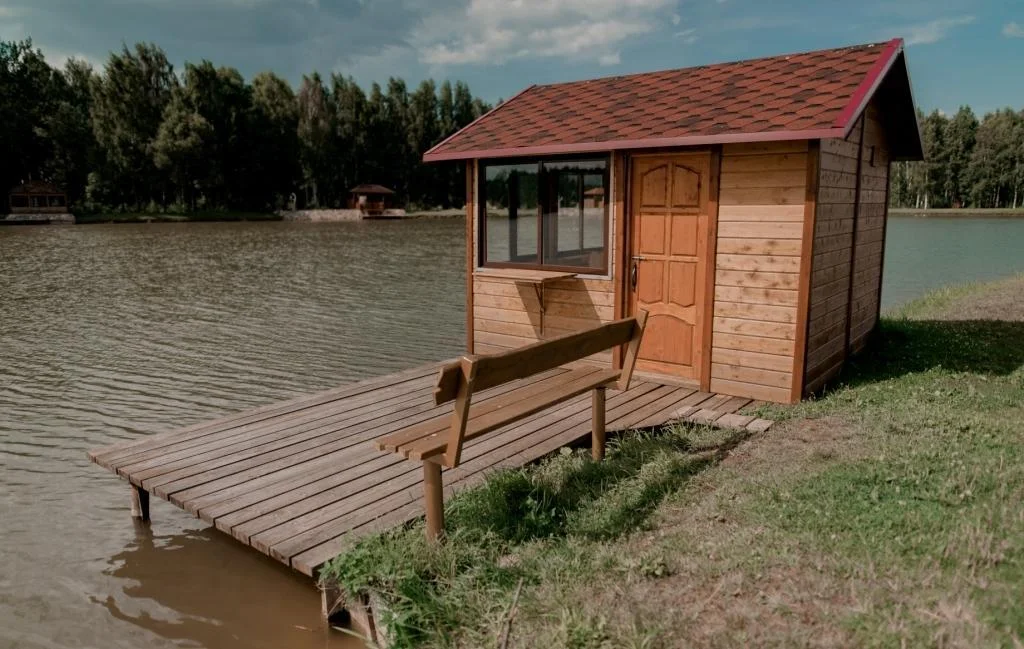 Беседка на воде (открытая /закрытая) для рыбака
