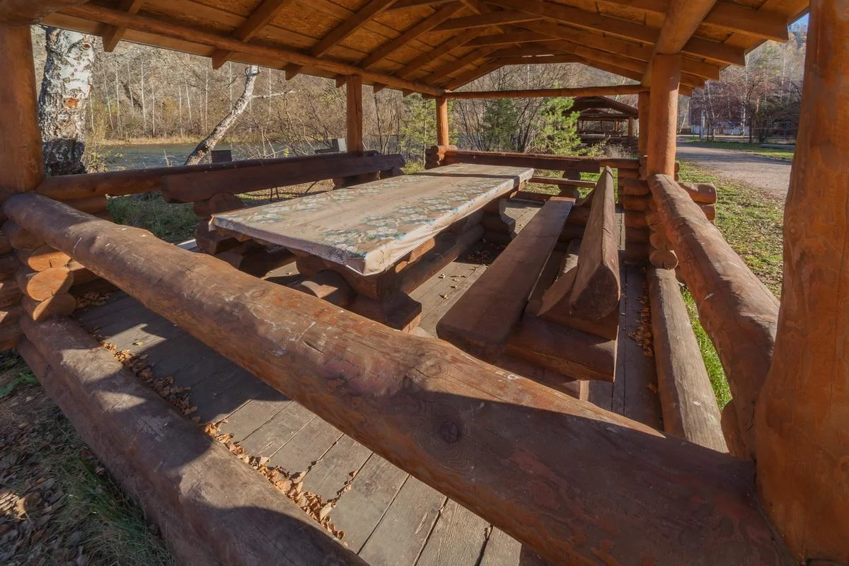 Беседки вместимостью от 8 до 40 человек на базе “Сибирская Банька”