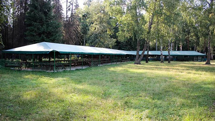 Спортинг клуб Москва. Предлагаем разные варианты беседок для отдыха и пикника.