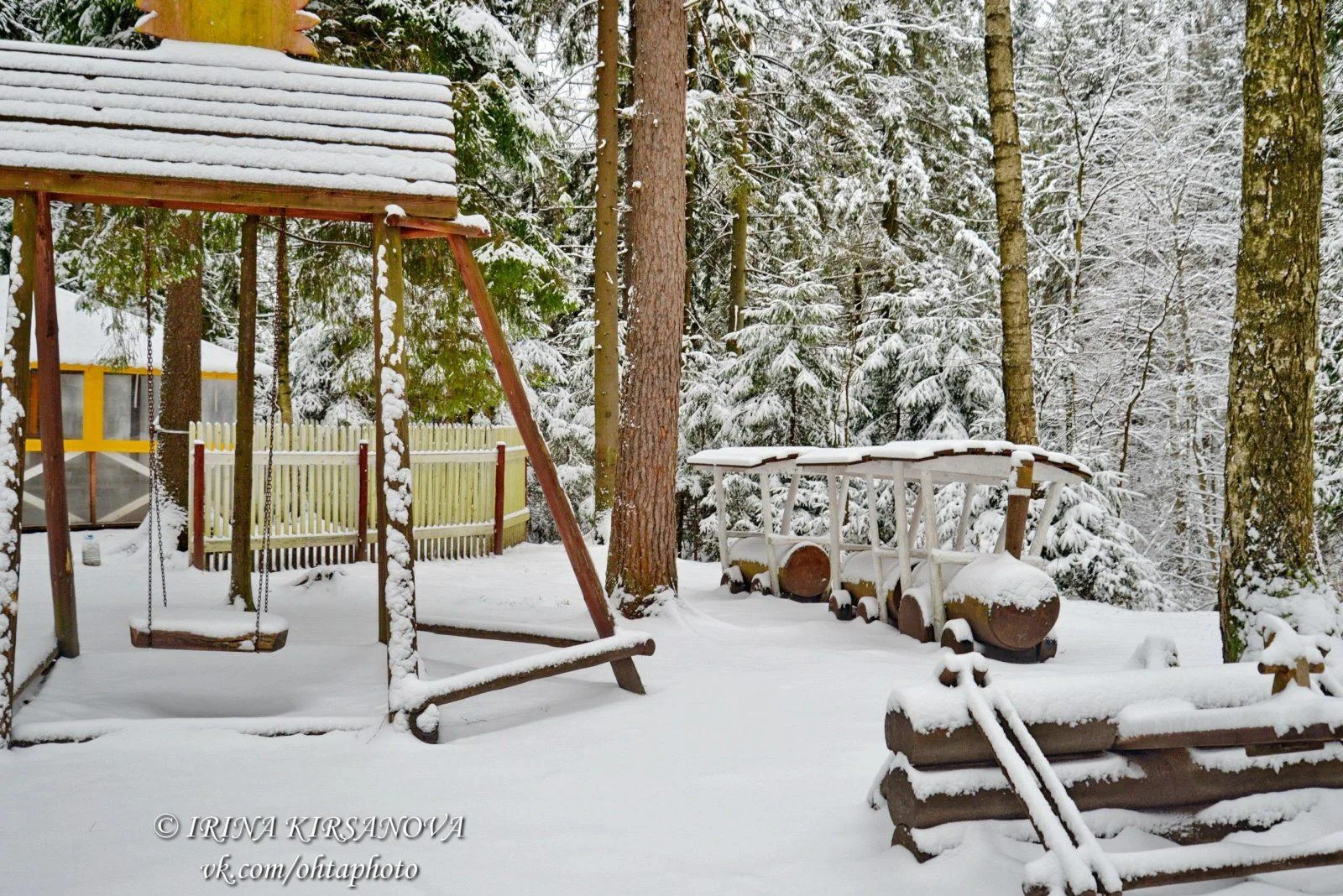 Избушка Домик Деда Мороза (до 15 человек)