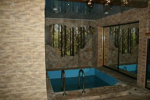 Большая беседка в центре отдыха “Место встречи”