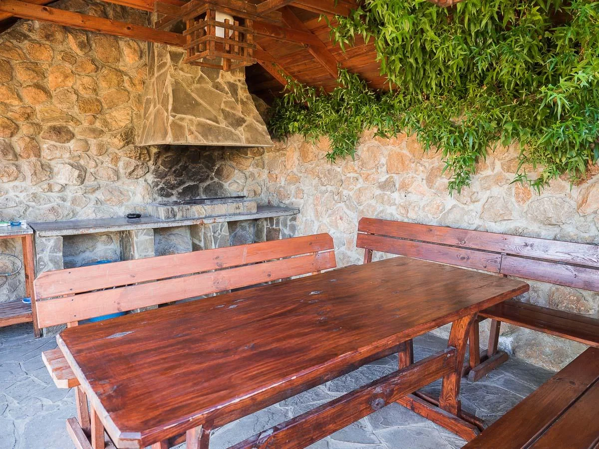 Аренда уютной беседки до 10 человек в отель-парке «Байдары»