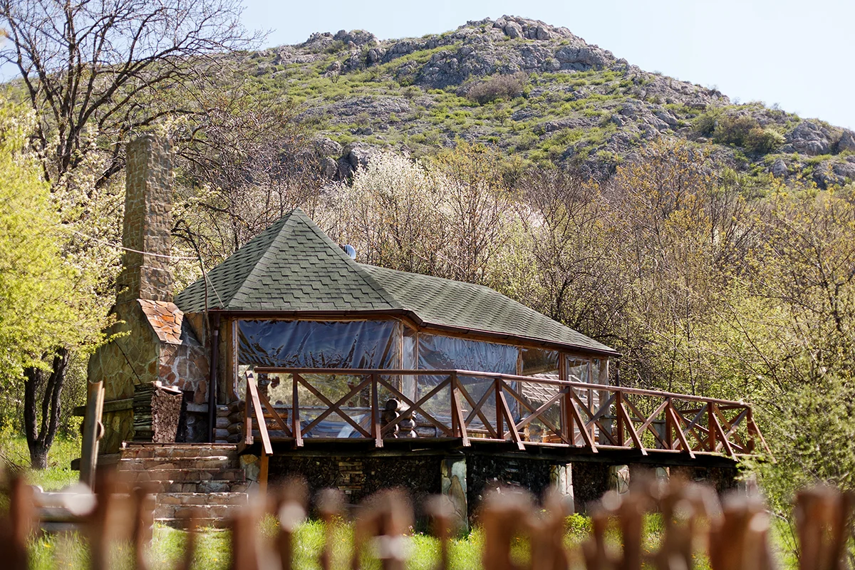 Беседка в лесу, база отдыха 8-й пост