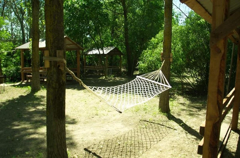 Flyingfish club. Аренда беседок возле озера до 20 человек от 100 руб.