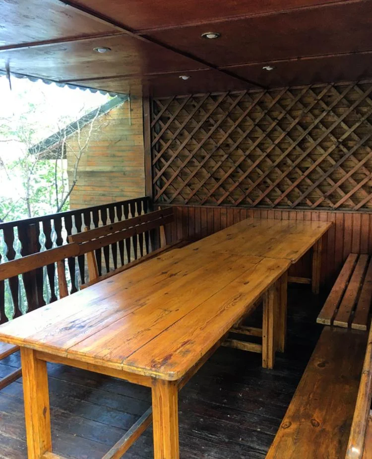 Мангальная беседка № 2 с вместимостью до 16 человек на Грушевом озере