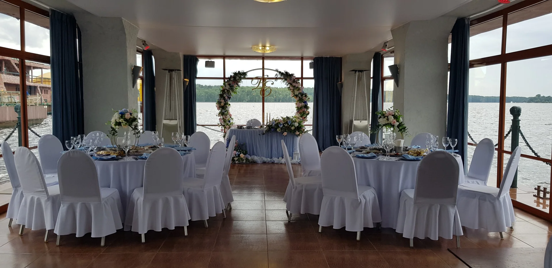 Банкетный зал на воде до 80 человек в РК«Малибу»