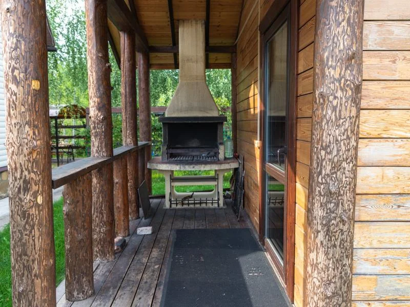 Беседка с мангалом закрытая (отапливаемая) до 12 человек — парк отель «Цитадель»