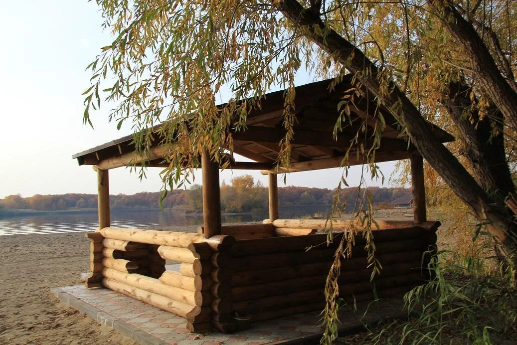 Аренда беседок в городе Энгельс. Турбаза “Малиновка”