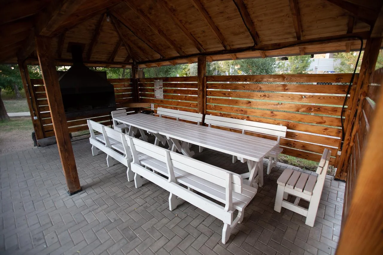 Беседки в Симферополе на Киевской в ресторане «Рыбацкая деревня»