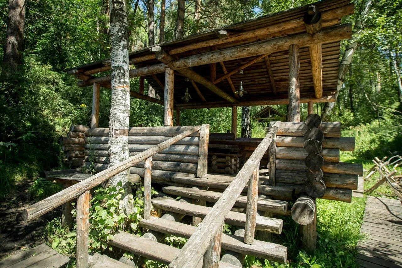 Лабазы (беседки из бревен в лесной зоне) (12-15 человек) эко-комплекс Таежный