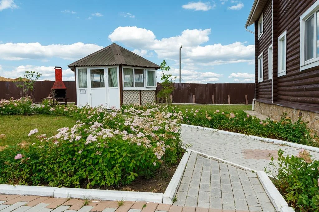 Снять зимнюю беседку на 12 человек с мангальной зоной в Загородном клубе «Белая лошадь»