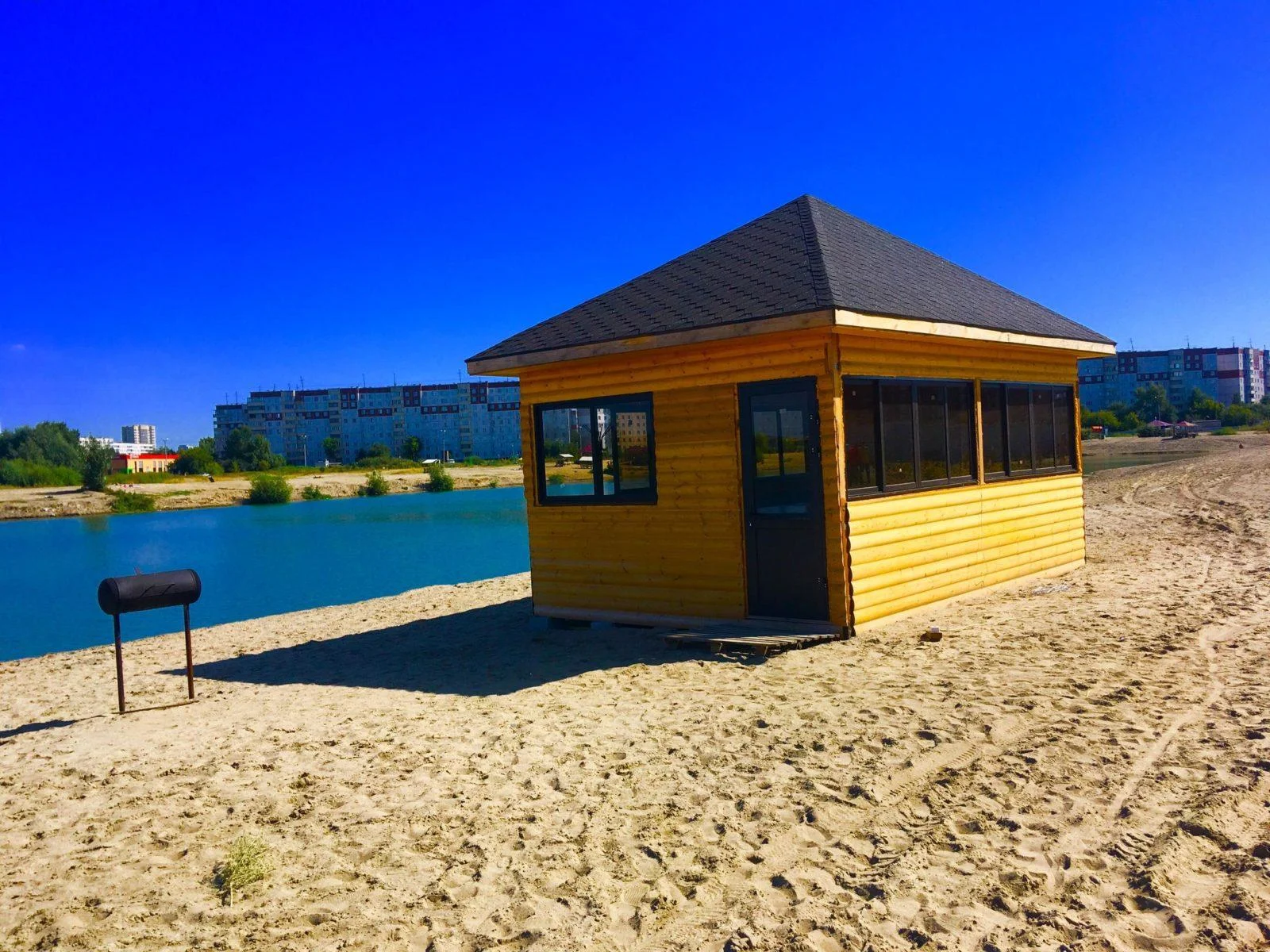 Мангальные зоны с большими теплыми беседками — Пляж Юга на Юго-западном Новосибирск