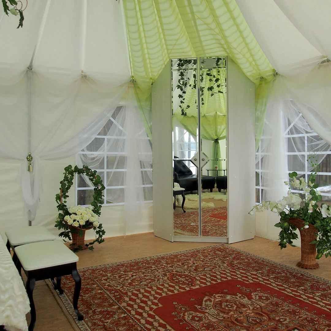 Аренда летнего дома в виде шатра на база отдыха «Дивная усадьба»