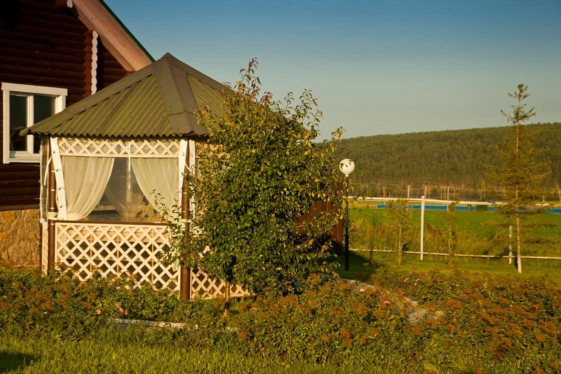Аренда беседки для пикника до 8 человек в Загородном клубе «Белая лошадь»