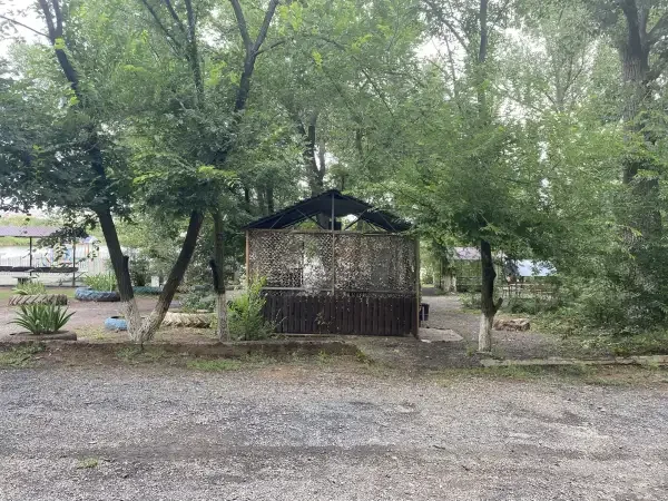 Зона отдыха на пруду 20 лет РККА