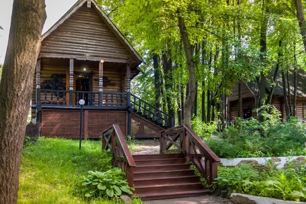 Теплые банкетные беседки ресторана «Рыбацкая деревня» в Москве