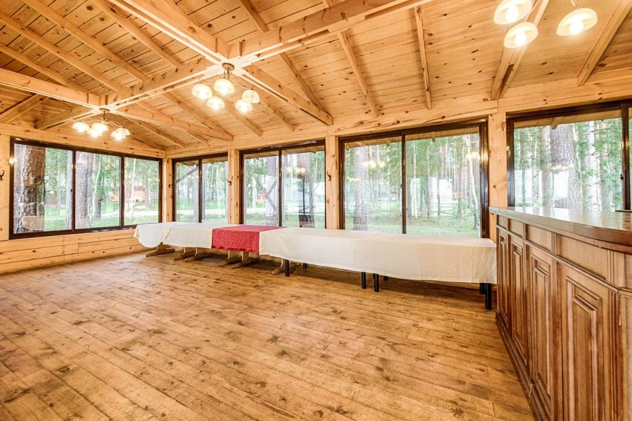 Банкетный зал в аренду на 25 человек в Свердловской области — «Гринвальд»