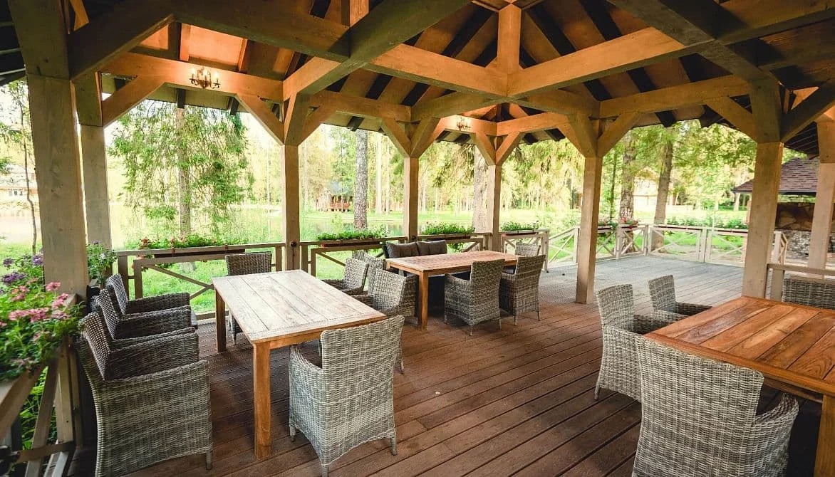 Красивое место для пикника и барбекю вместимостью до 35 человек