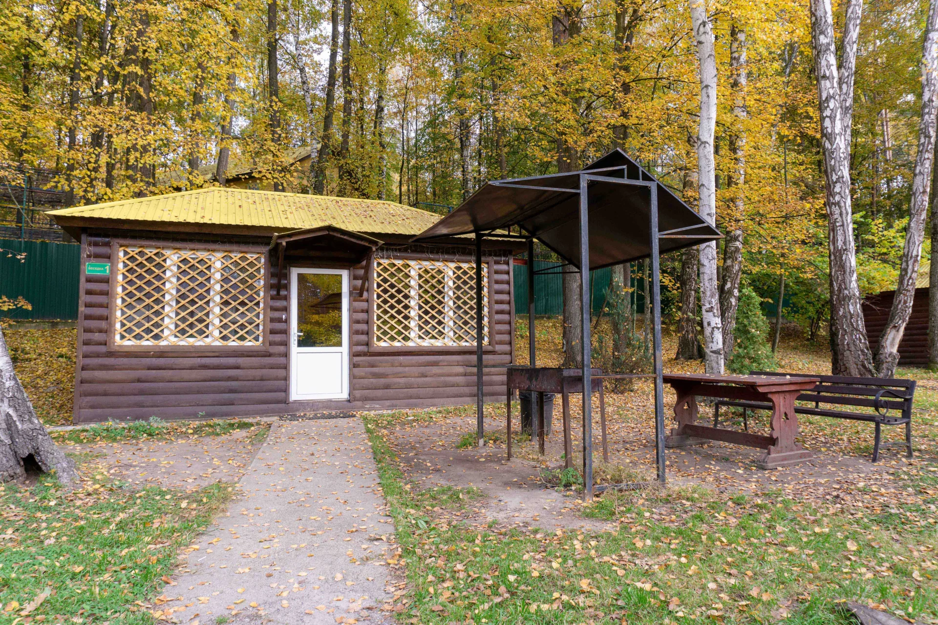 Аренда беседок с мангалом для шашлыка в Казани