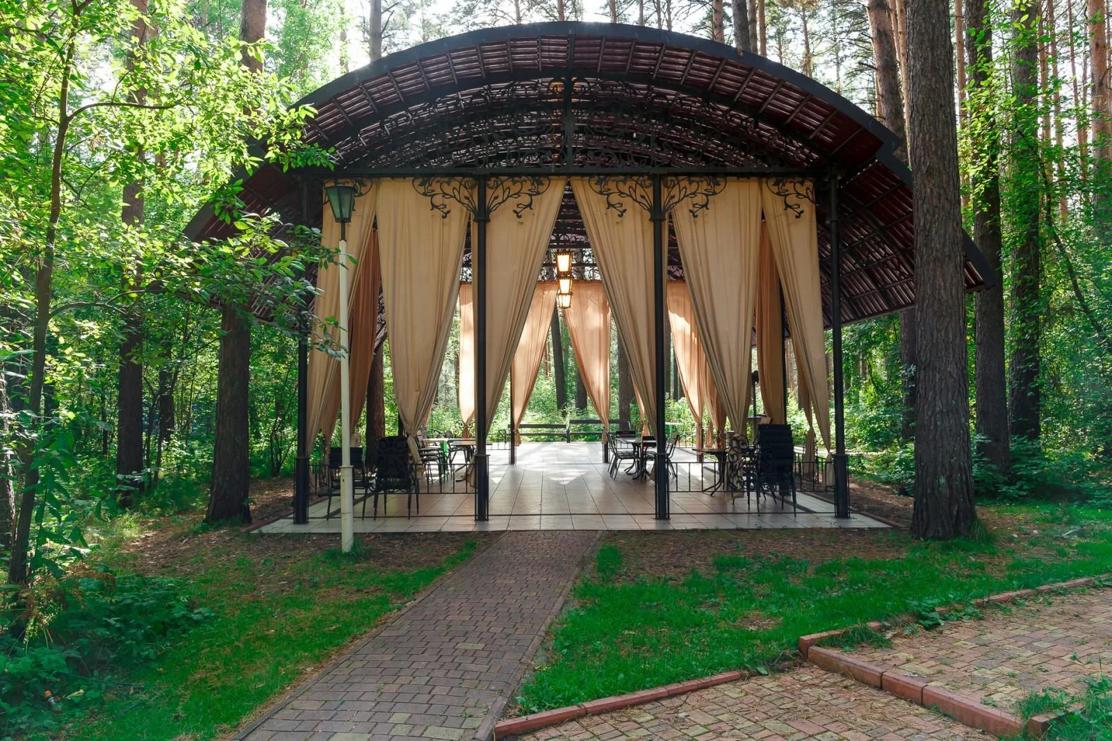 Большая беседка для Свадьбы на 60 человек — Пансионат Былина (Бердск)
