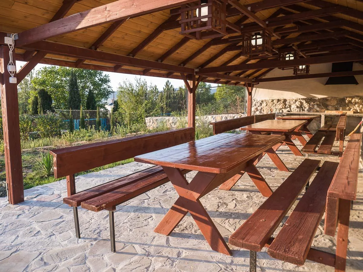 Отдых в беседке отель-парка «Байдары»