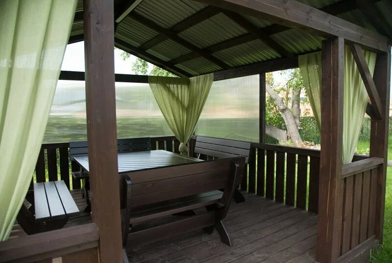 Роял Марин — деревянная беседка в аренду до 10 человек на территории Яхт Клуба