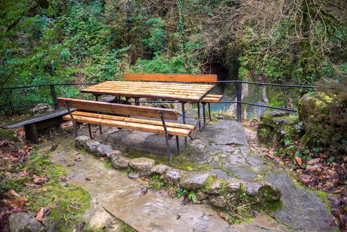 Отдых в беседках на территории «Дагомысские корыта»