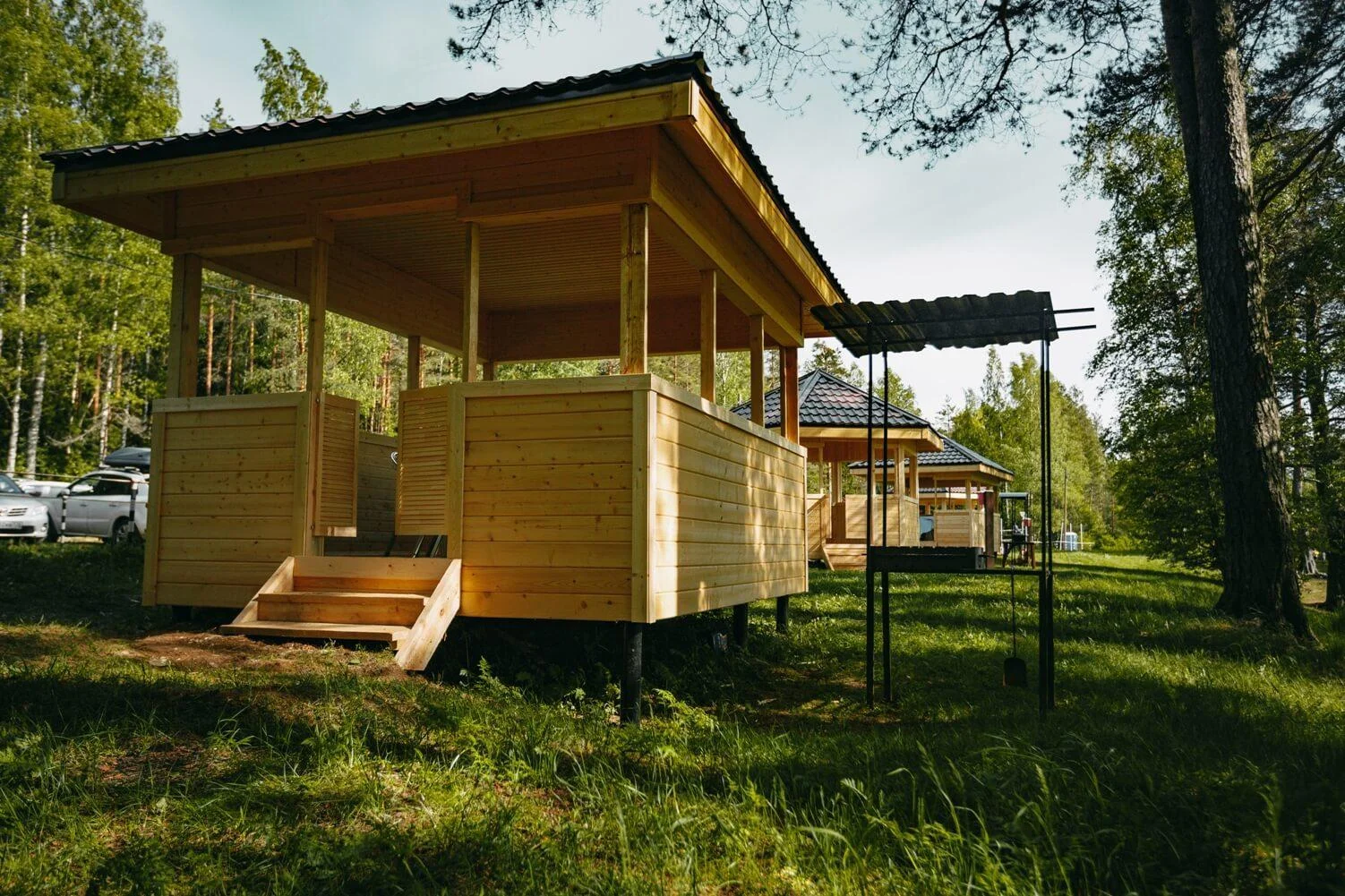 Снять беседку на Пасторском озере на 10 человек