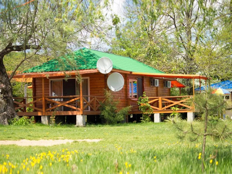Отдых в домиках на территорий спортивно-туристического комплекса «Светлячок»
