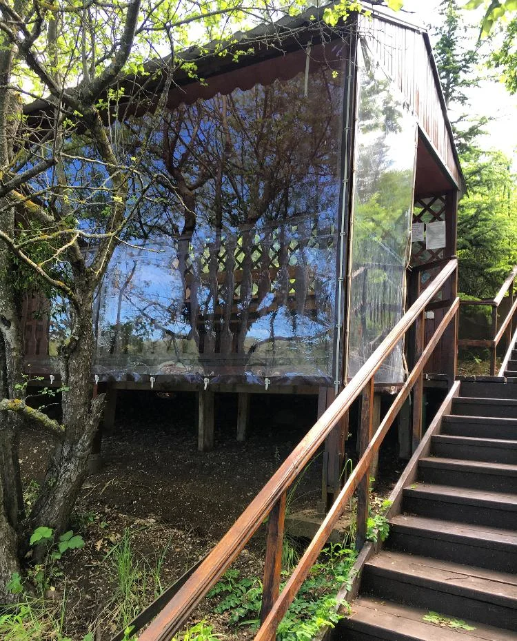 Мангальная беседка № 2 с вместимостью до 16 человек на Грушевом озере