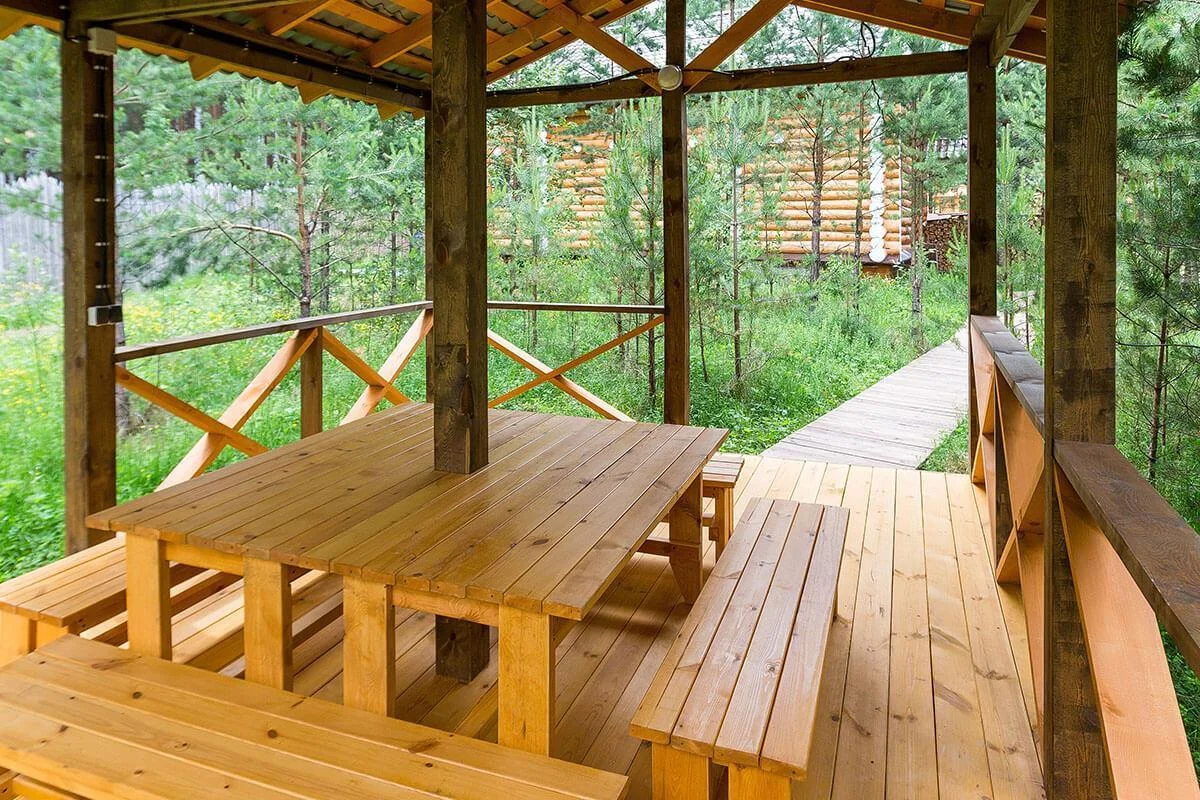 Уютная, открытая беседка 4х6 м в аренду в Свердловской области