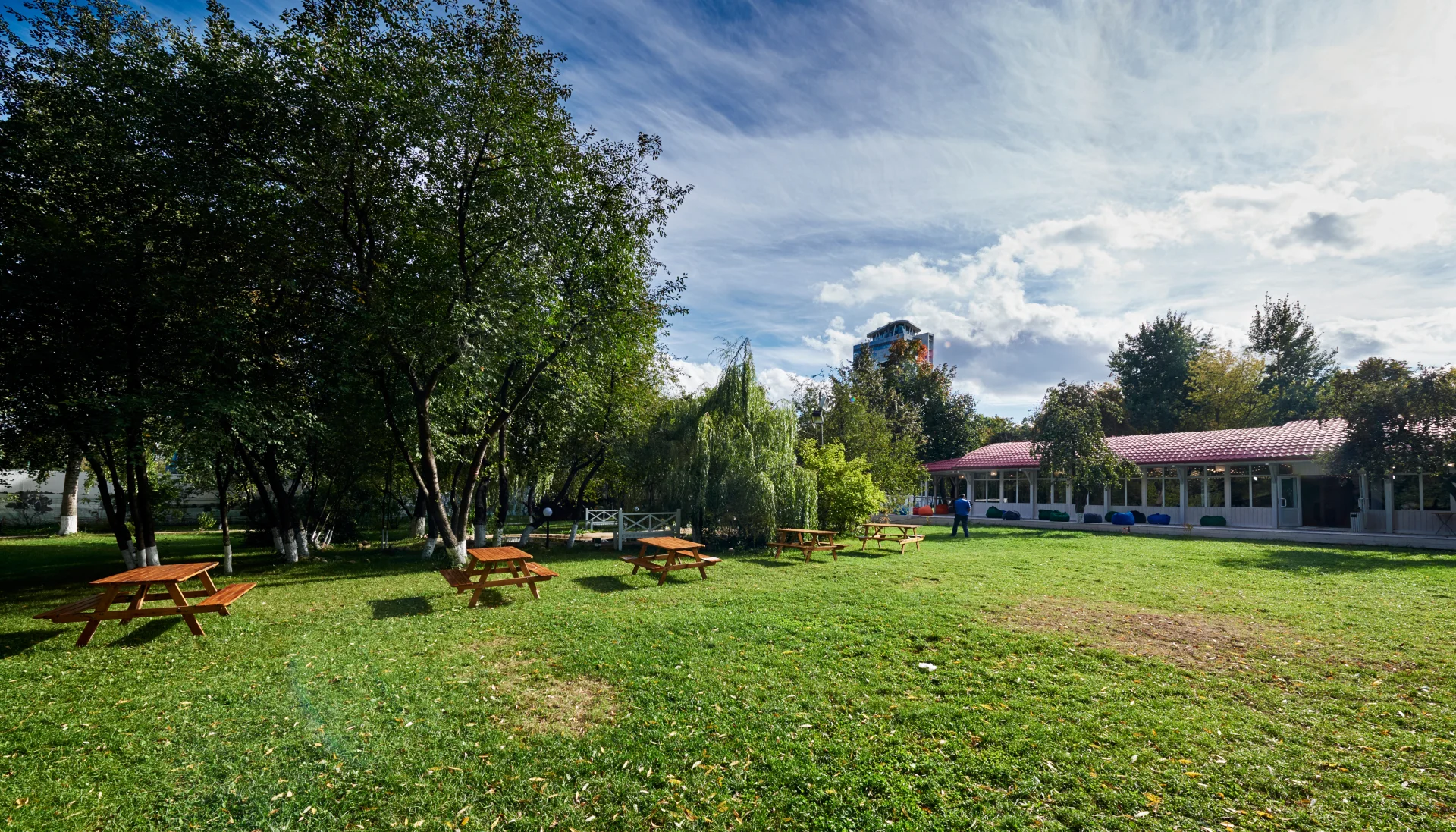 Банкетные залы для компаний от 10 до 500 человек на природе