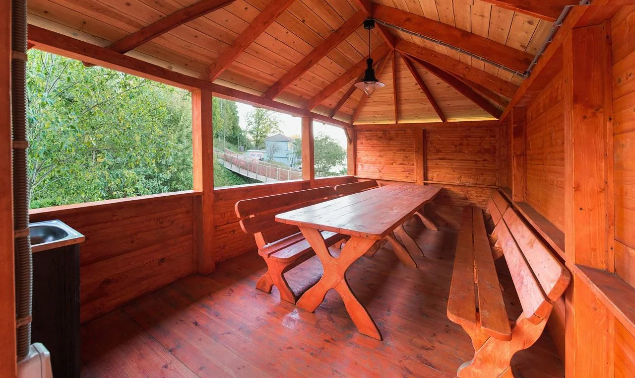 Беседка на базе отдыха “Северный Берег”