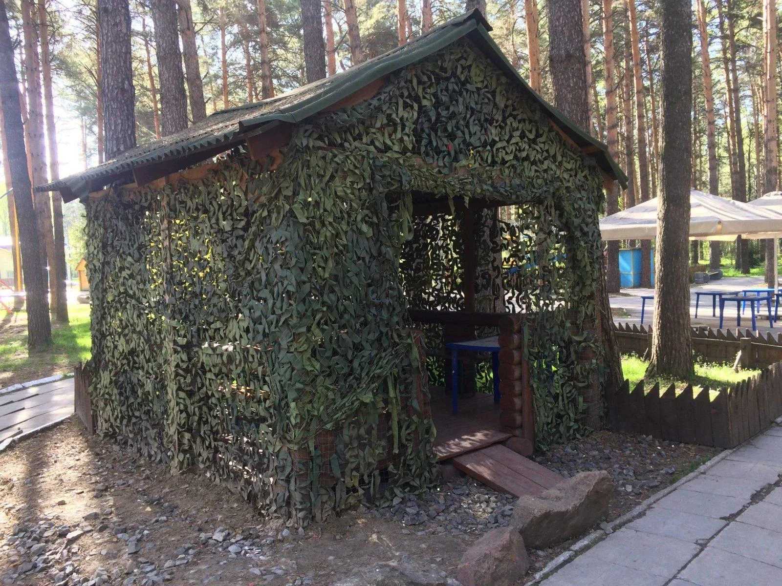 Снять беседку с маскировочной сеткой на 10 человек в Сосновом Бору