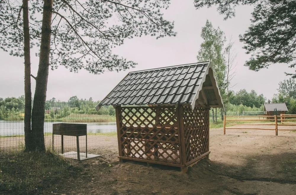 База активного отдыха Пикник сдает в аренду беседку