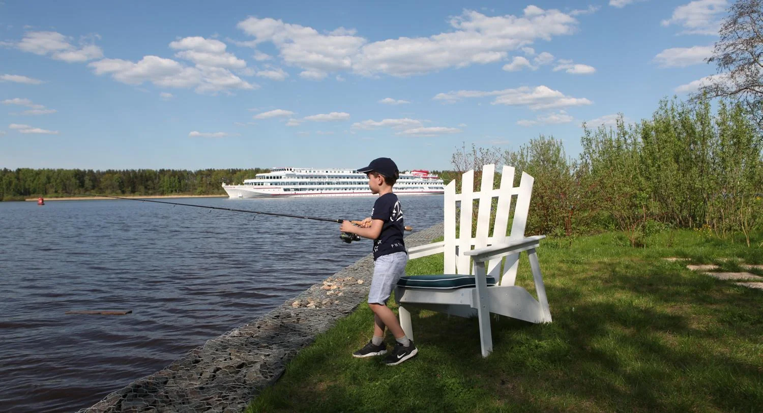 Закрытые беседки для пикника у воды в «Икша Ривер Клаб»