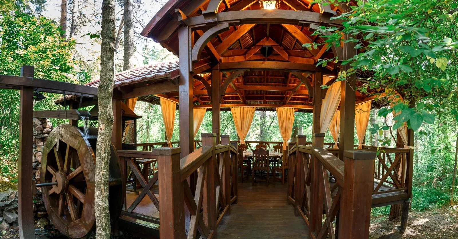 Аренда беседки до 20 человек на краю лесного оврага — Пансионат Былина (Бердск)