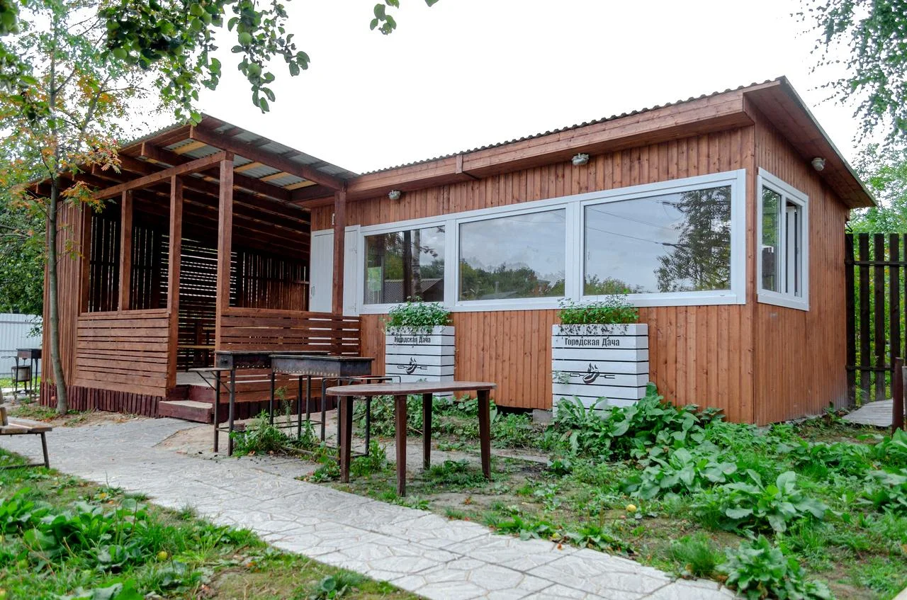 Закрытая беседка / тёплая / с летней верандой в парке «Городская дача»