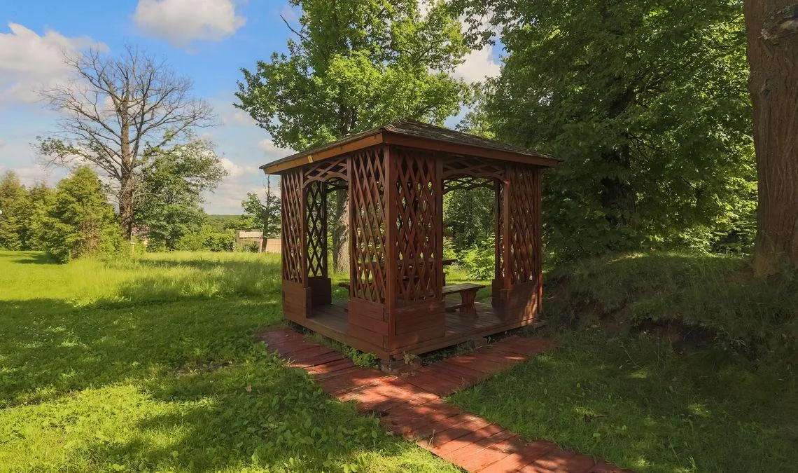 Летние беседки вместимостью от 6 до 12 человек