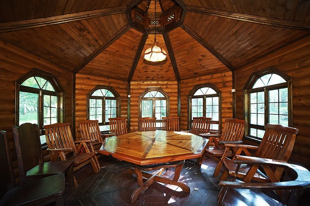 Беседка с мангалом для шашлыка на территория санатория