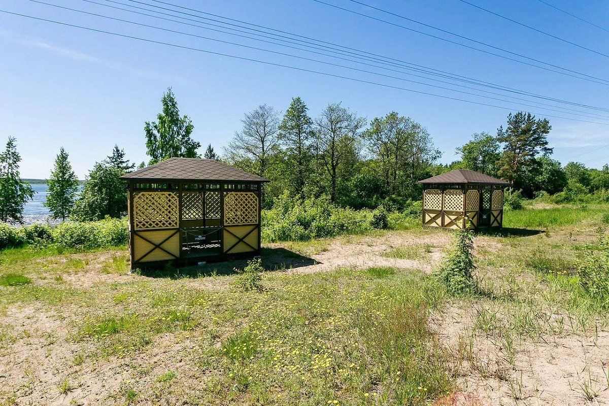 Аренда маленькой беседки на базе отдыха в Лосево «Время Приключений»
