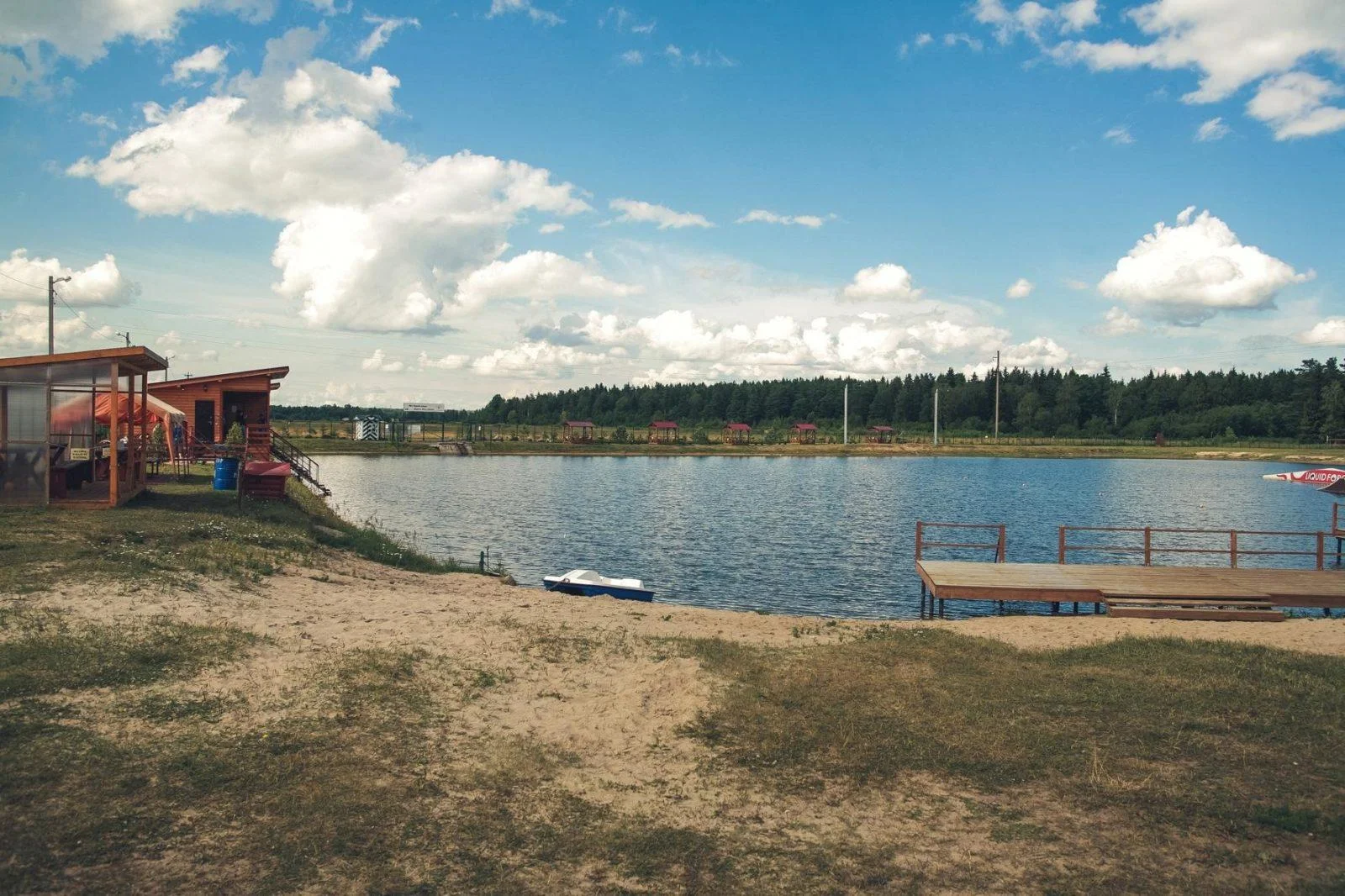 Большие закрытые беседки на базе отдыха «Петрушинскиий хутор»