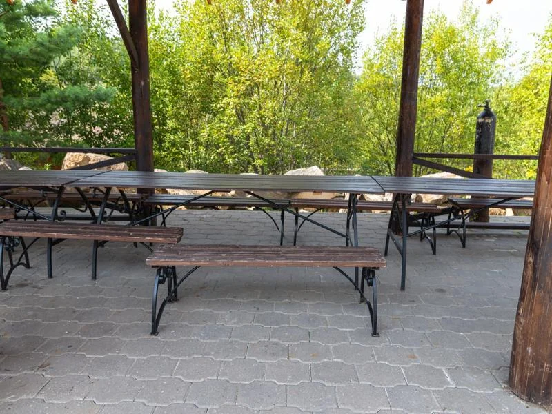 Большая веранда с мангальной зоной для шашлыка — парк отель «Цитадель»