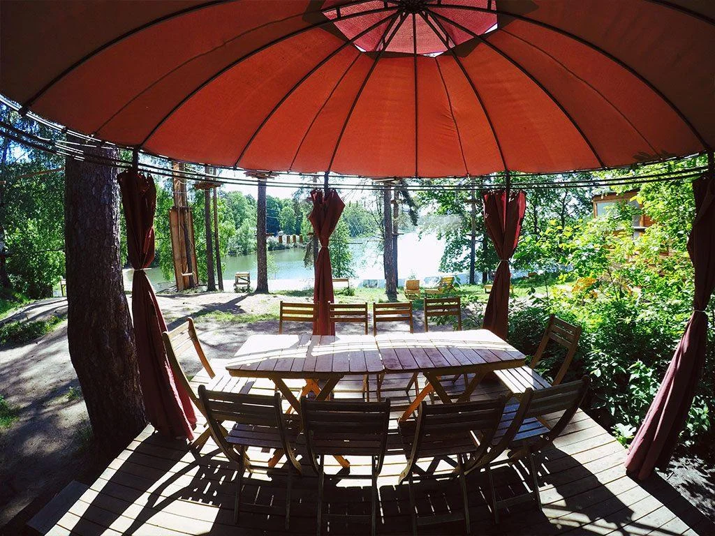 Аренда маленького шатра-беседки с видом на озеро (7 человек)